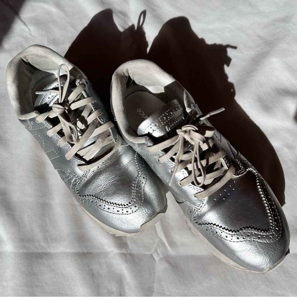New Balance Sneakers 8.5 Silver